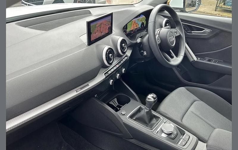 Used Audi Q2 Sport 108 HP (79 kW) 2024 White SUV