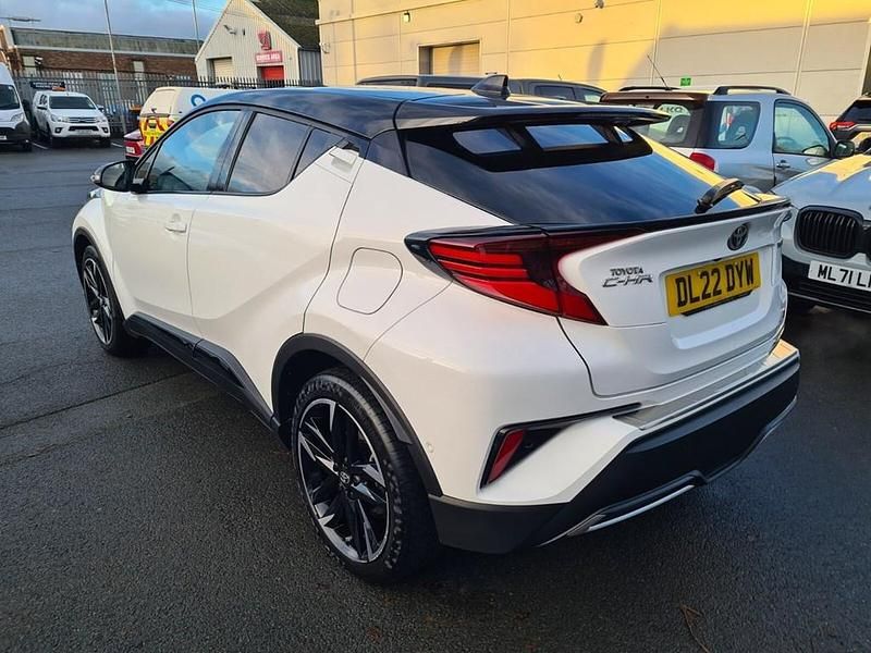 Used Toyota C-HR Sport 122 HP (89 kW) 2022 Pure white SUV