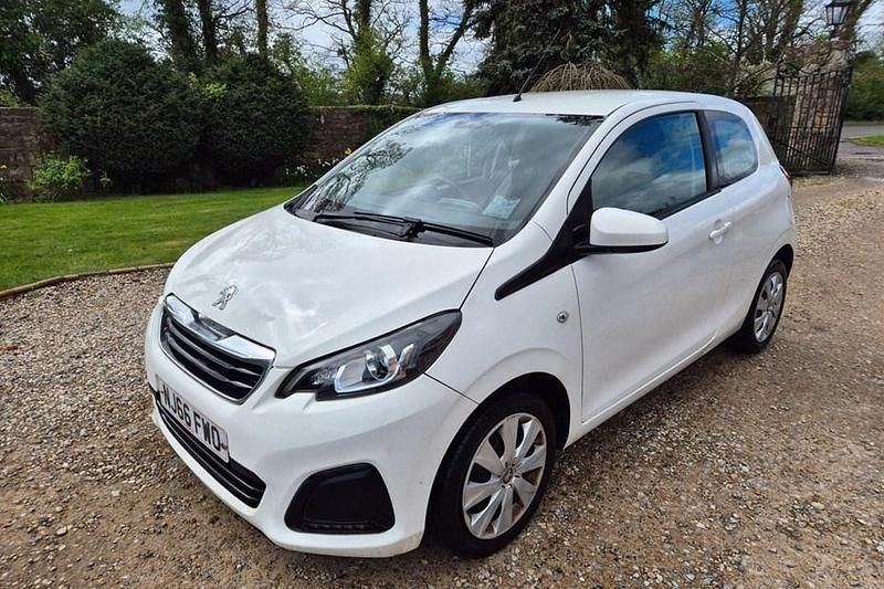 Used Peugeot 108 Active 68 HP (50 kW) 2016 White Hatchback