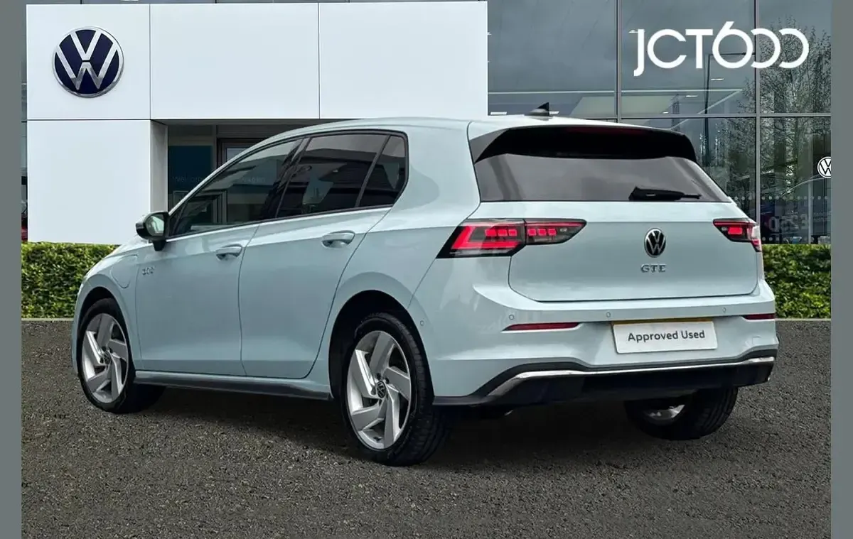 Used VW Golf VIII GTE 272 HP (200 kW) 2025 Blue Hatchback
