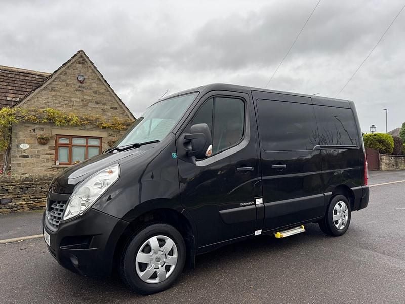 Black Used 2017 Renault Master Business Van | £10,990 (Fair price) - Image 1/4