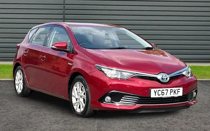 Used Toyota Auris Hybrid Business Edition 136 HP (100 kW) 2017 Hatchback