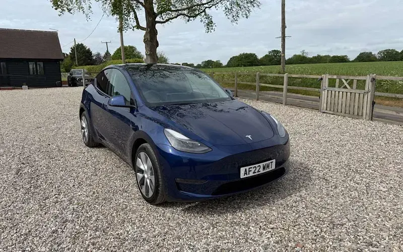 Używany Tesla Model Y Long Range AWD 286 kW (389 KM) 2025 SUV