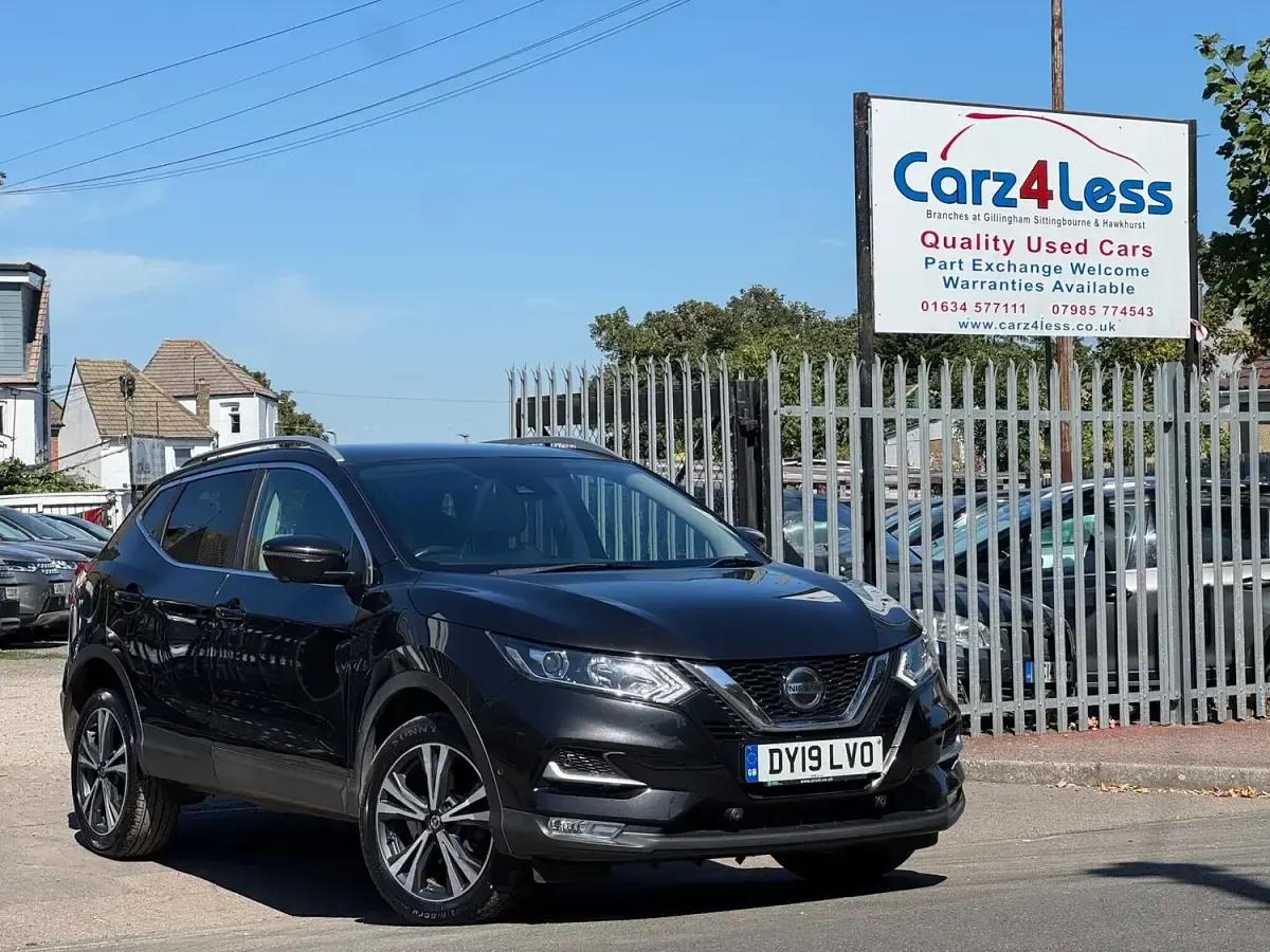 Used Nissan Qashqai N-Connecta 115 HP (84 kW) 2019 Black SUV