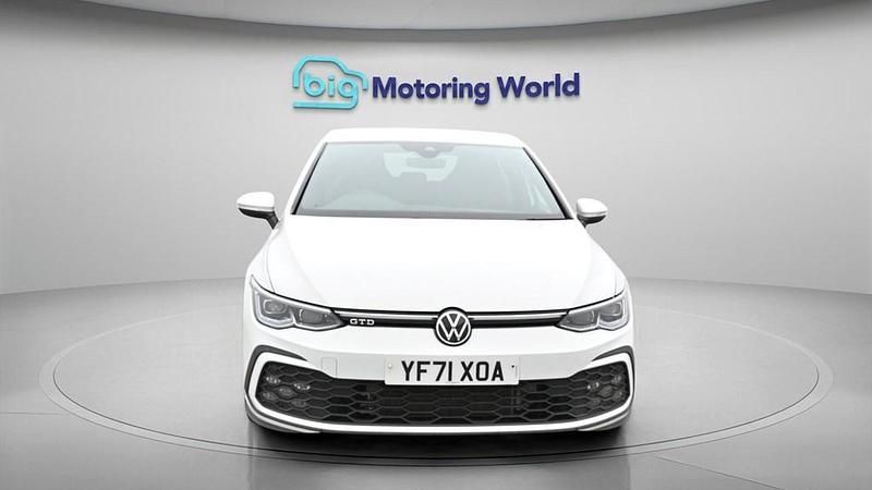 Używany VW Golf VII GTD 200 KM (147 kW) 2021 Biały Hatchback