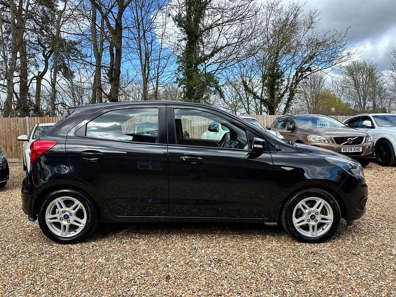 Usado Ford Ka Plus Zetec 70 HP (51 kW) 2016 Preto Citadino