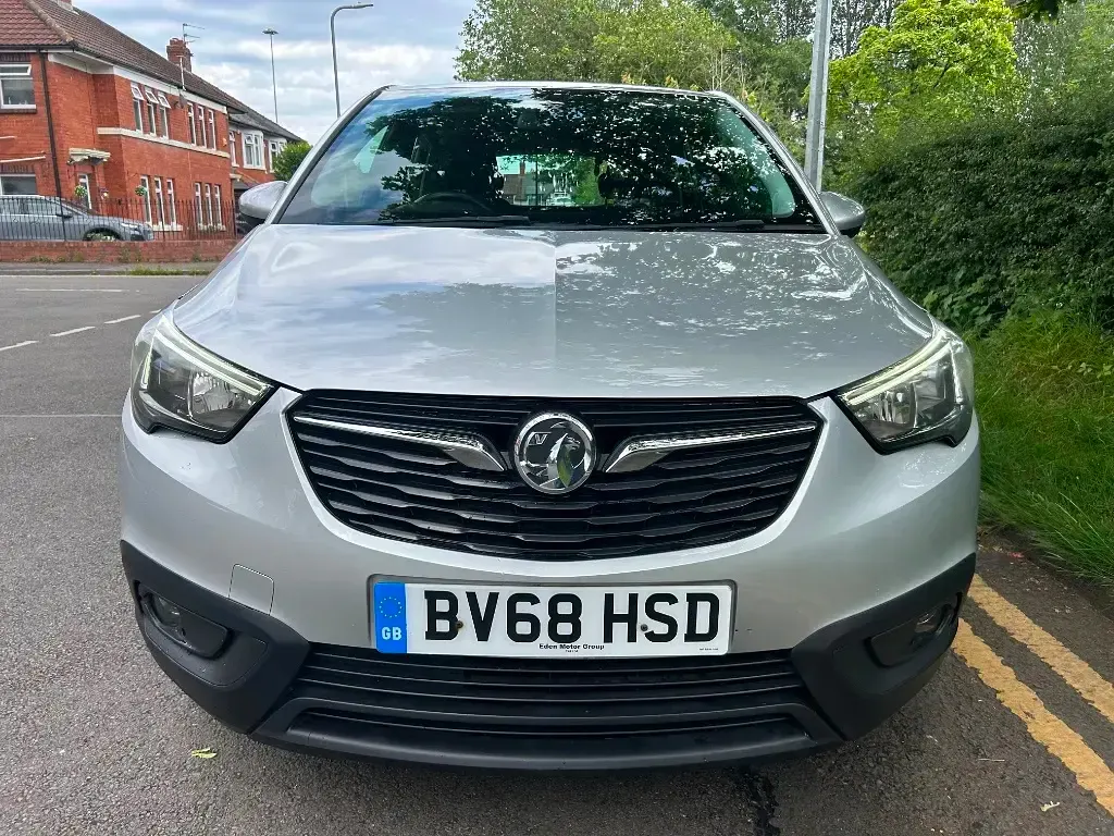 Used Vauxhall Crossland X 81 HP (59 kW) 2018 Silver SUV
