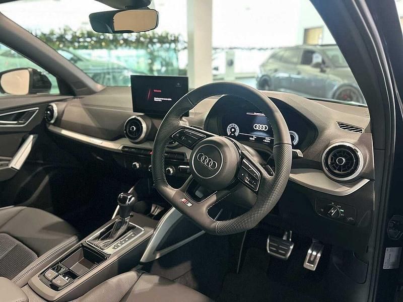 New Audi Q2 Black Edition 147 HP (108 kW) 2025 Blue SUV