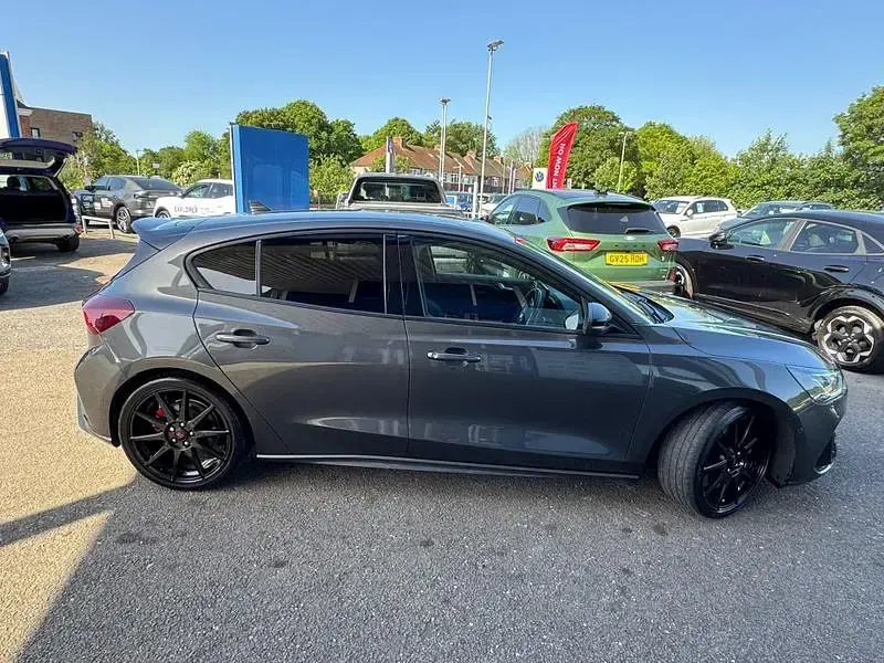 Used Ford Focus ST 280 HP (205 kW) 2023 Grey Hatchback