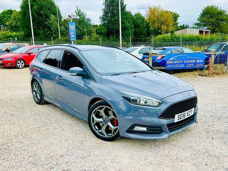 Grey Used 2016 Ford Focus ST Estate | £10,495 (Fair price) - Image 1/4