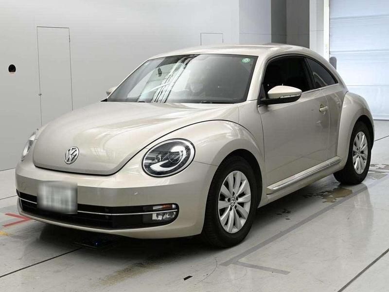 Used VW Beetle Design 105 HP (77 kW) 2015 Silver Hatchback