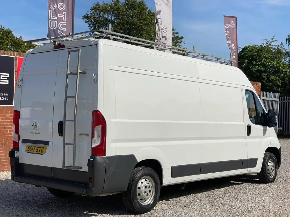 Used Peugeot Boxer 130 HP (95 kW) 2017 White Van