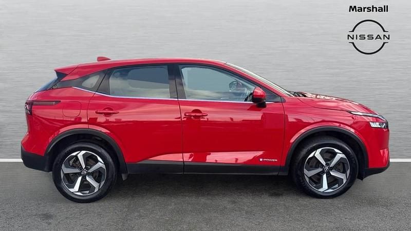Used Nissan Qashqai Acenta Premium 190 HP (139 kW) 2023 Red SUV