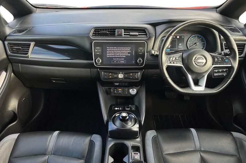 Used Nissan Leaf 360º 110 kW (150 HP) 2022 Red Hatchback