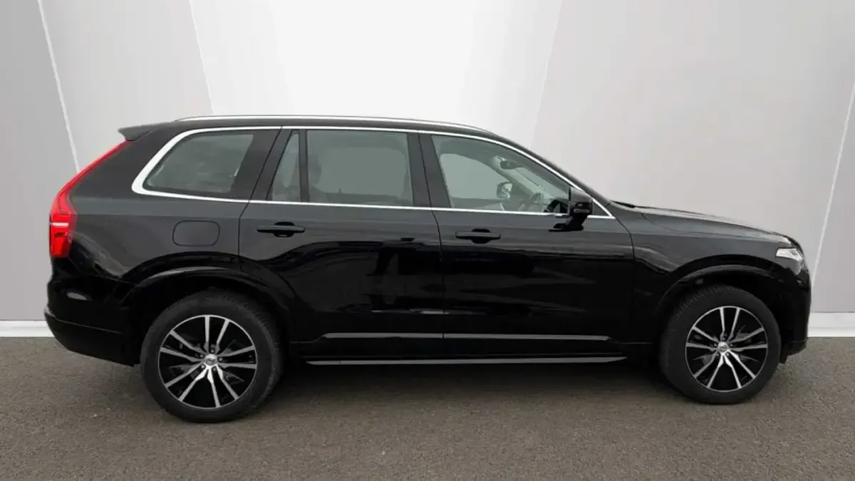 Used Volvo XC90 Momentum 232 HP (170 kW) 2022 SUV