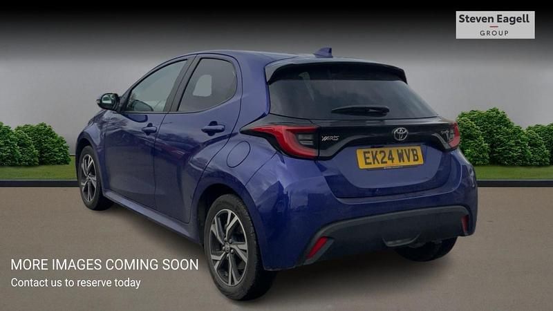 Used Toyota Yaris Hybrid Design 2024 Blue Hatchback