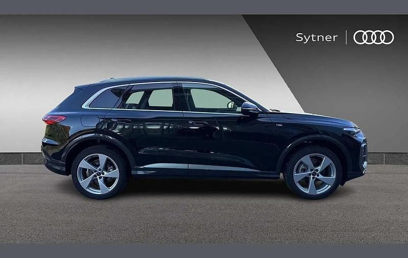 Used Audi Q5 S-Line 200 HP (147 kW) 2026 Black SUV