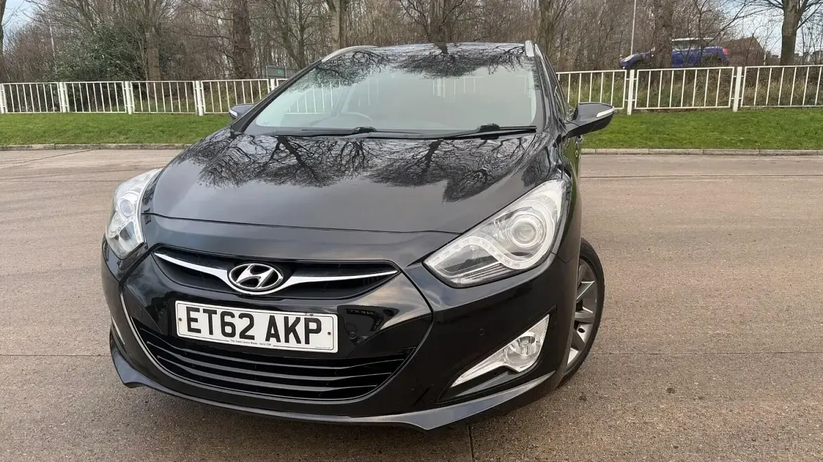 Käytetty Hyundai i40 Style 136 HP (100 kW) 2013 Musta Farmari