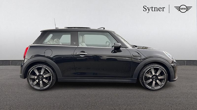 Used Mini Cooper Exclusive 134 HP (98 kW) 2022 Black Hatchback