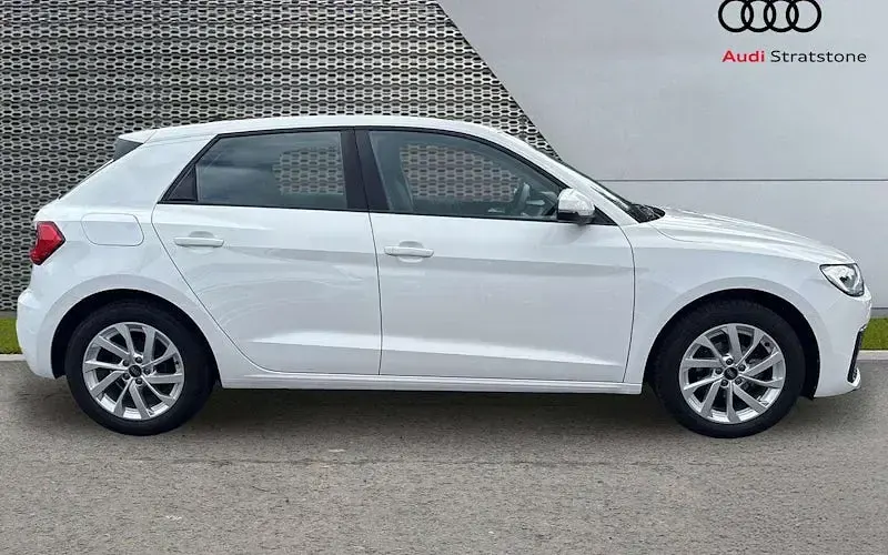 Used Audi A1 Sportback Sport 95 HP (69 kW) 2025 Silver Hatchback