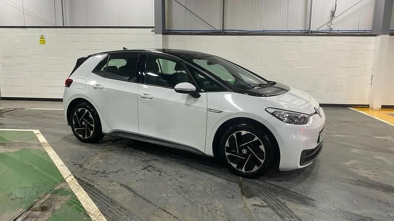 White Used 2022 VW ID.3 Pro Performance Hatchback | £16,998 (Fair price) - Image 1/3