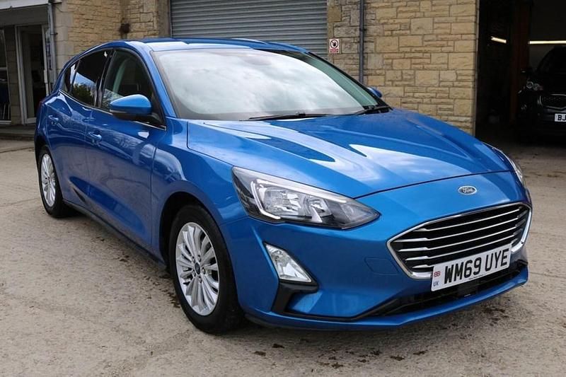 Used Ford Focus Titanium 120 HP (88 kW) 2020 Blue Hatchback