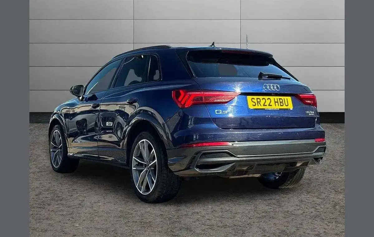 Used Audi Q3 Black Edition 147 HP (108 kW) 2022 Blue SUV