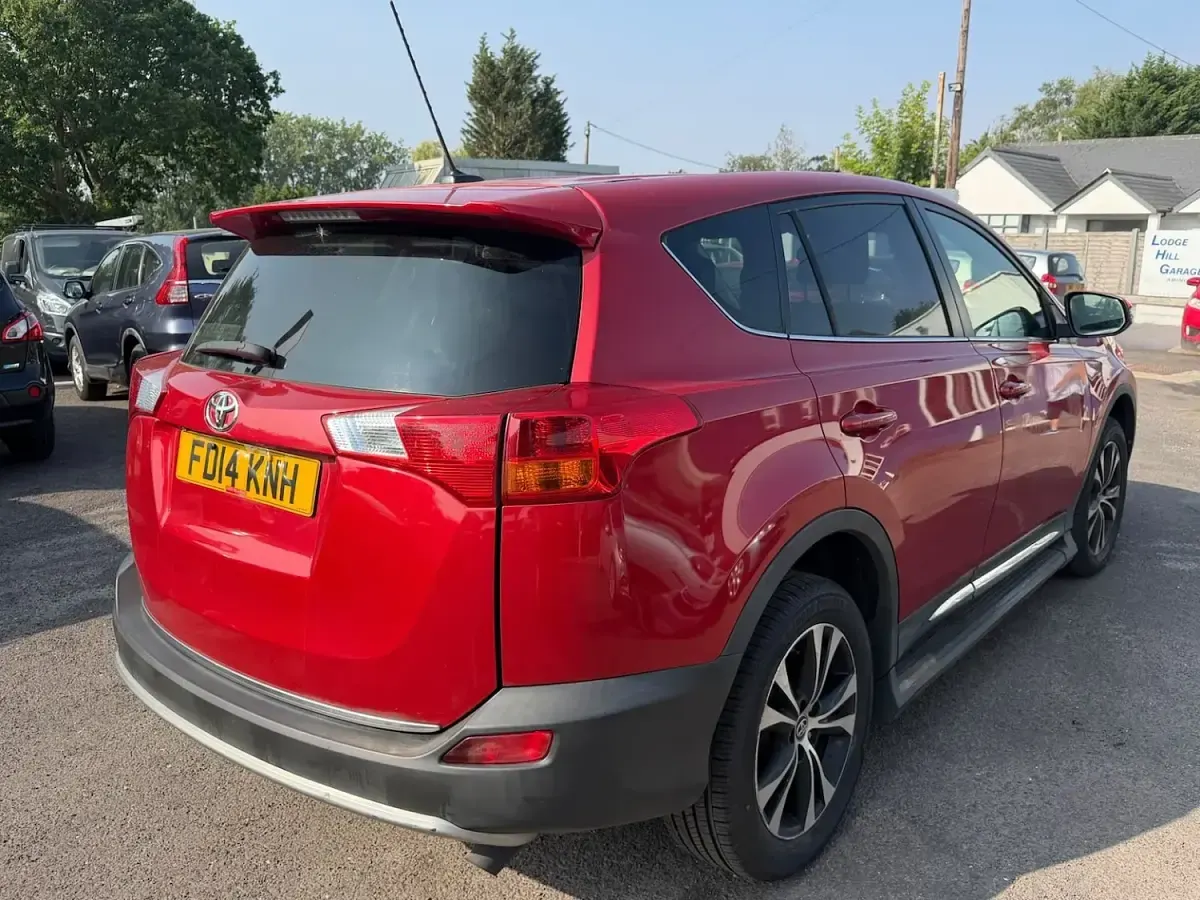 Used Toyota RAV4 124 HP (91 kW) 2014 Red SUV