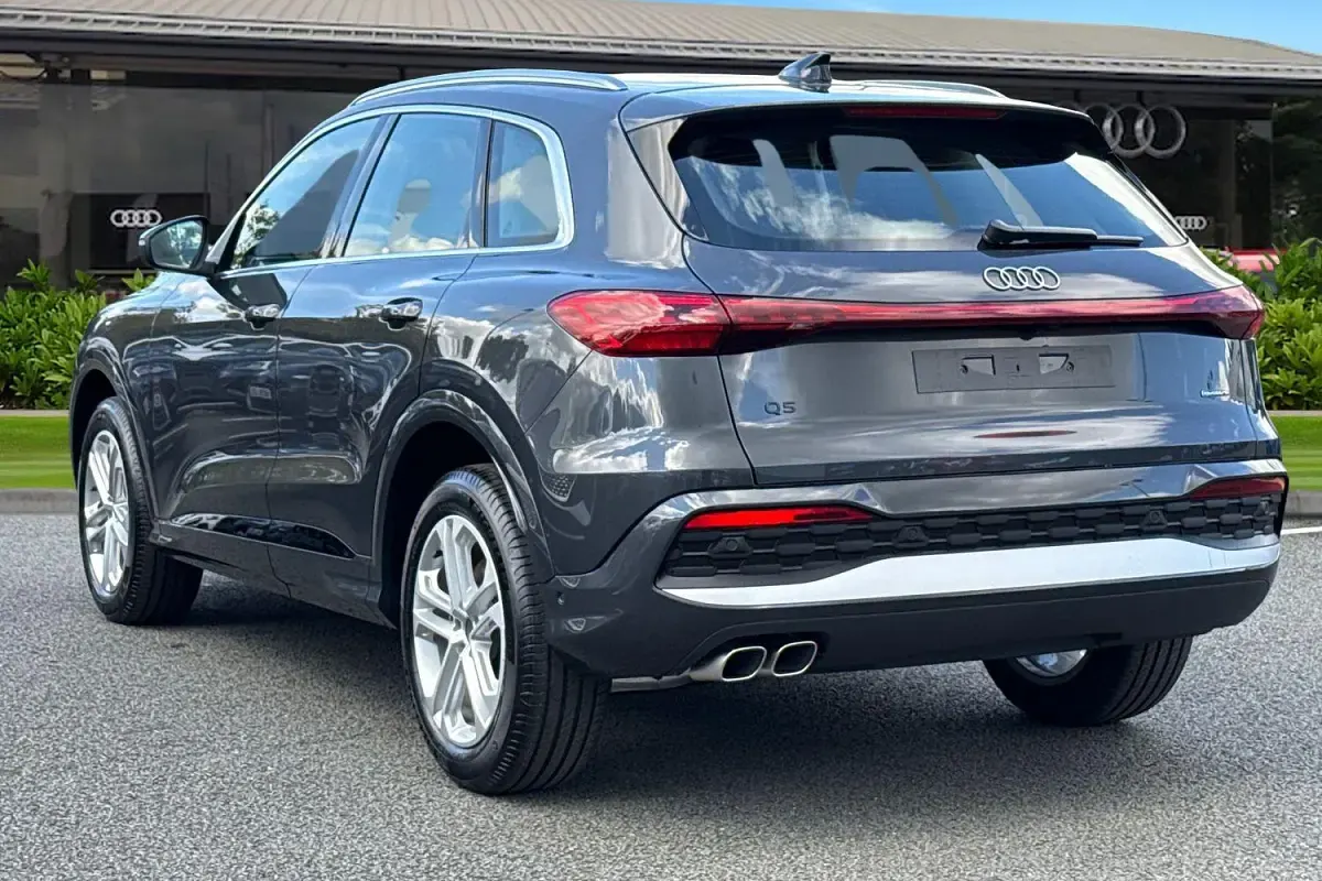 New Audi Q5 Sport 204 HP (150 kW) 2026 Black SUV