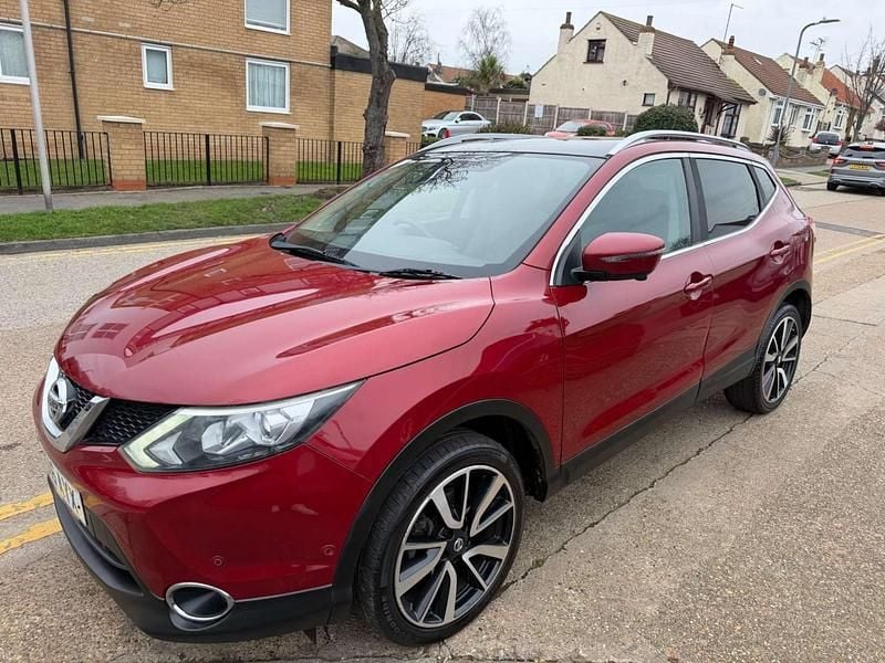 Used Nissan Qashqai Tekna 2016 Red SUV