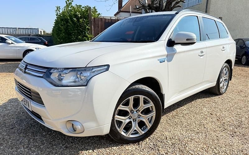Used Mitsubishi Outlander P-HEV 121 HP (88 kW) 2015 Estate