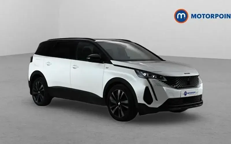Usado Peugeot 5008 Premium 181 HP (133 kW) 2022 SUV