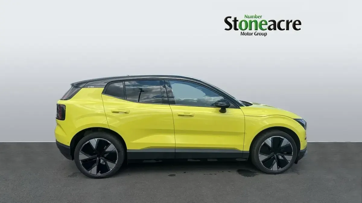 Used Volvo EX30 Performance 314 kW (428 HP) 2025 Yellow SUV