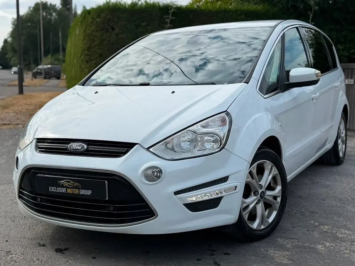 Used Ford S-MAX Titanium 2013 White MPV