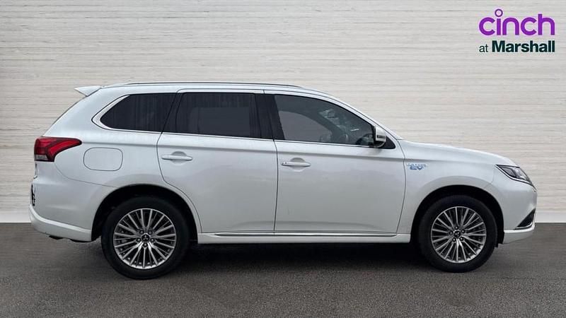 Used Mitsubishi Outlander P-HEV 224 HP (164 kW) 2021 White