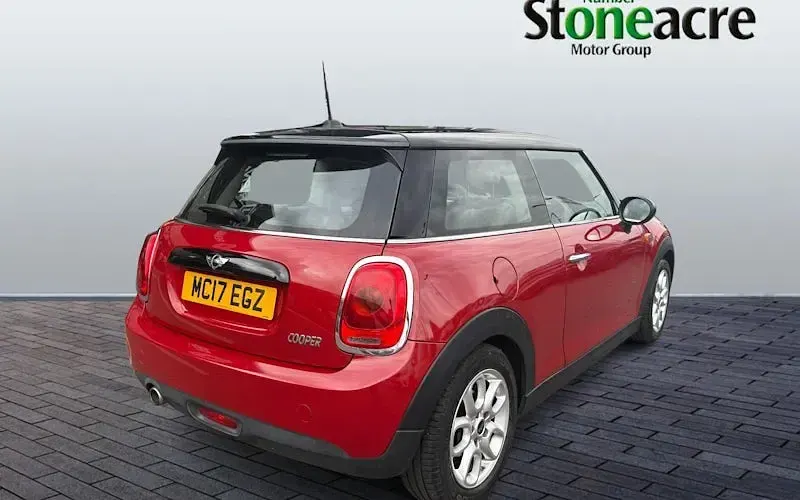 Used Mini Cooper Hatch 136 HP (100 kW) 2017 Red Hatchback