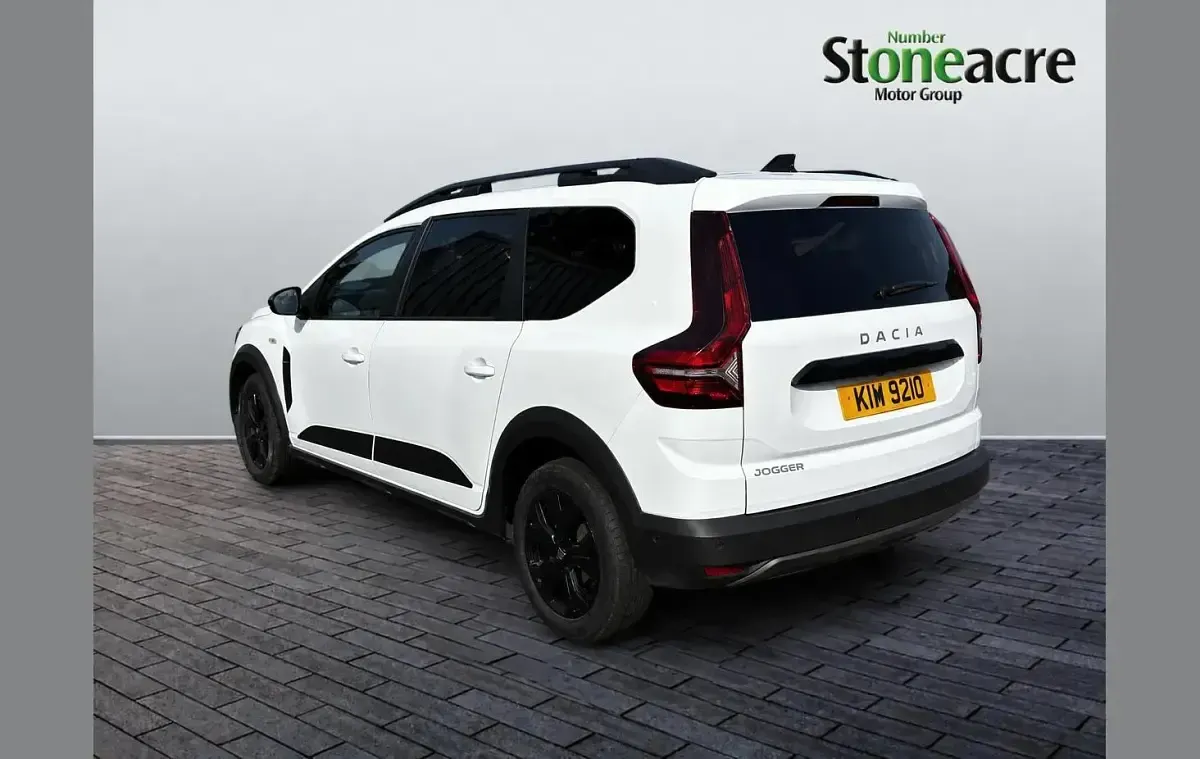 Used Dacia Jogger Extreme 110 HP (80 kW) 2022 White MPV