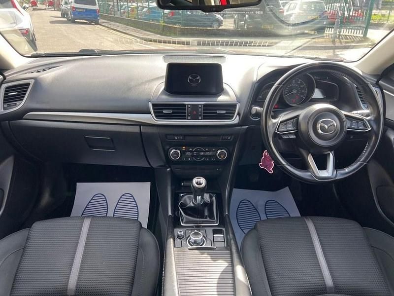 Used Mazda 3 121 HP (88 kW) 2017 Red Hatchback