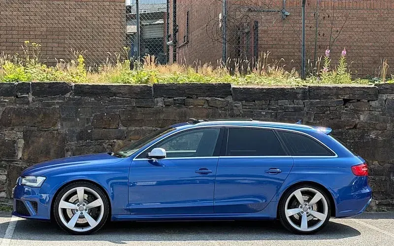 Used Audi RS4 Advanced 450 HP (330 kW) 2014 Blue Estate