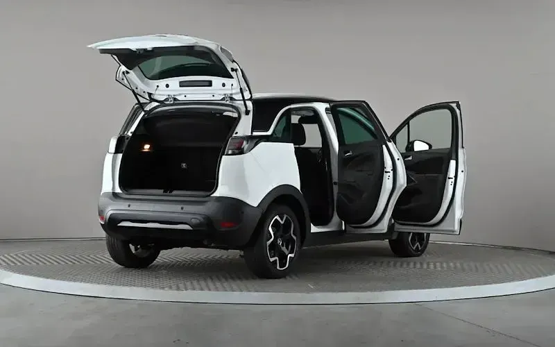 Used Vauxhall Crossland Ultimate 110 HP (80 kW) 2023 White SUV