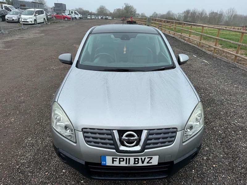 Used Nissan Qashqai Tekna 141 HP (103 kW) 2011 Silver SUV