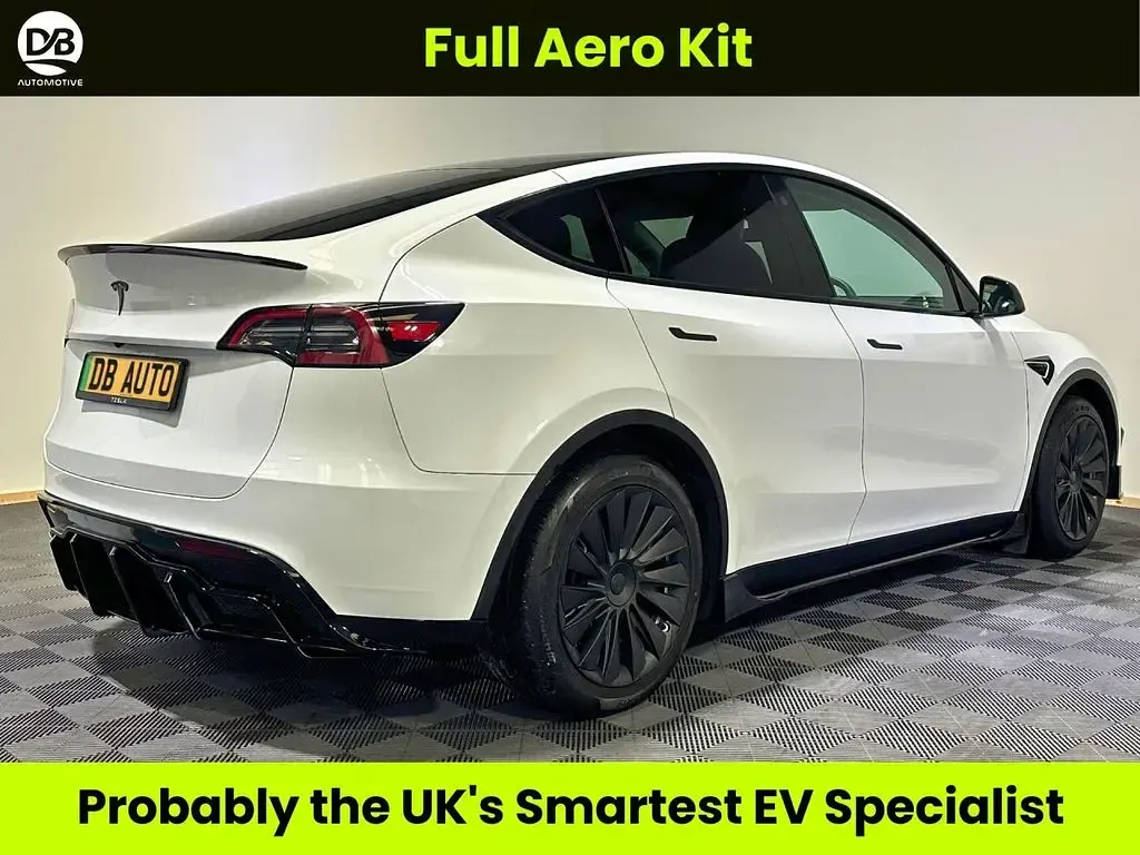 Used Tesla Model Y Long Range AWD 378 kW (514 HP) 2022 White SUV