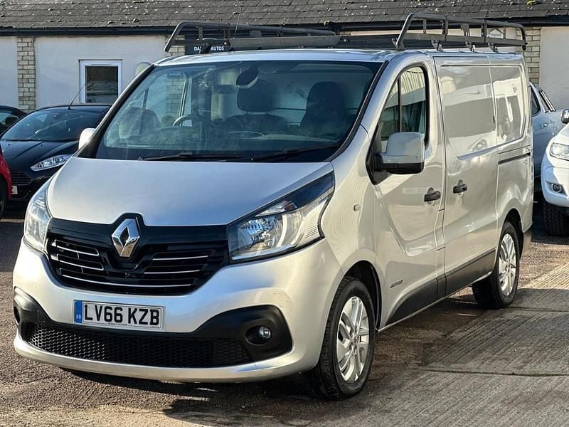 Used Renault Trafic 2016 Silver MPV