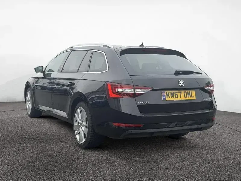 Used Skoda Superb SE L Executive 162 HP (119 kW) 2017 Black metallic Estate