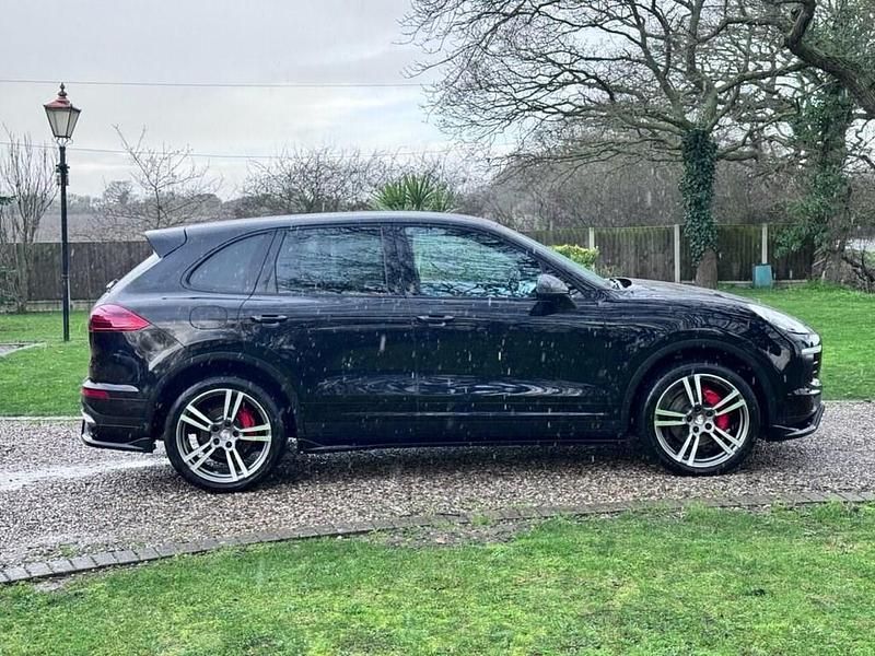 Used Porsche Cayenne 262 HP (192 kW) 2015 Black SUV