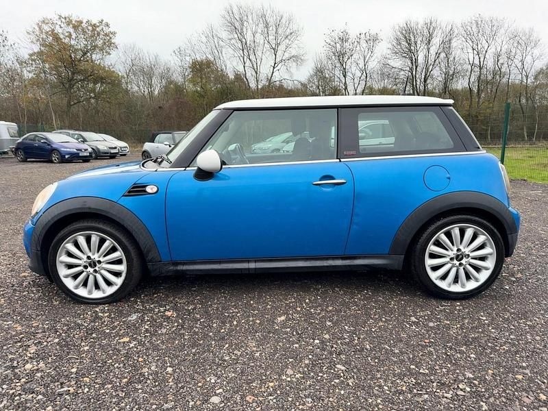 Begagnad Mini Cooper Hatch 122 HK (89 kW) 2011 Blå Halvkombi