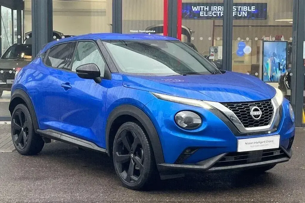 Begagnad Nissan Juke Tekna 2024 Blå SUV