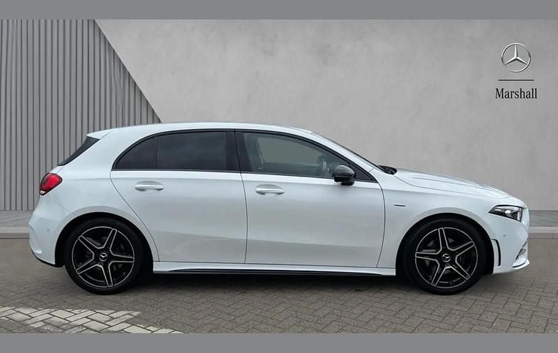 Used Mercedes A200 Executive 161 HP (118 kW) 2022 White Hatchback