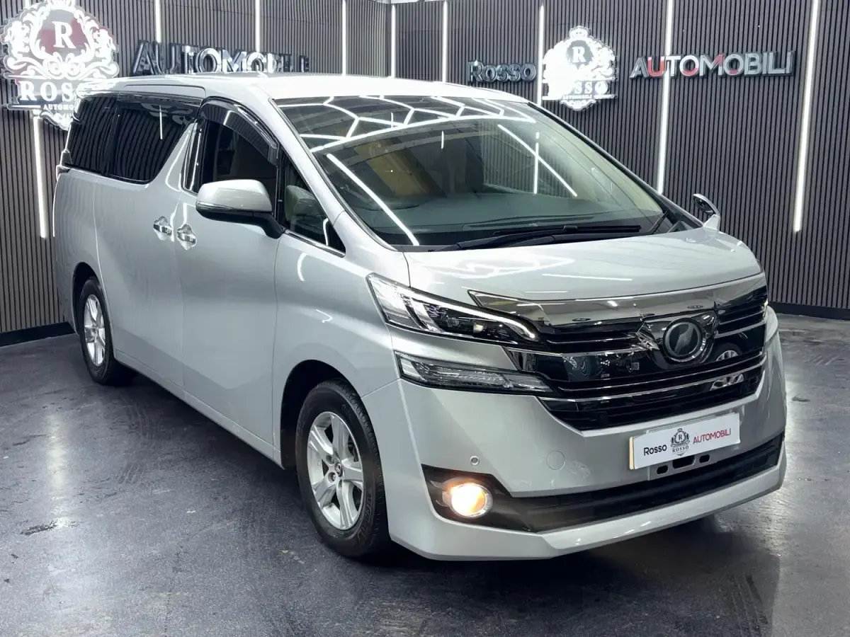 Used Toyota Alphard 182 HP (133 kW) 2024 Silver MPV
