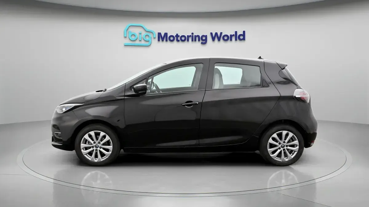 Used Renault Zoe Iconic 100 kW (136 HP) 2020 Black Hatchback